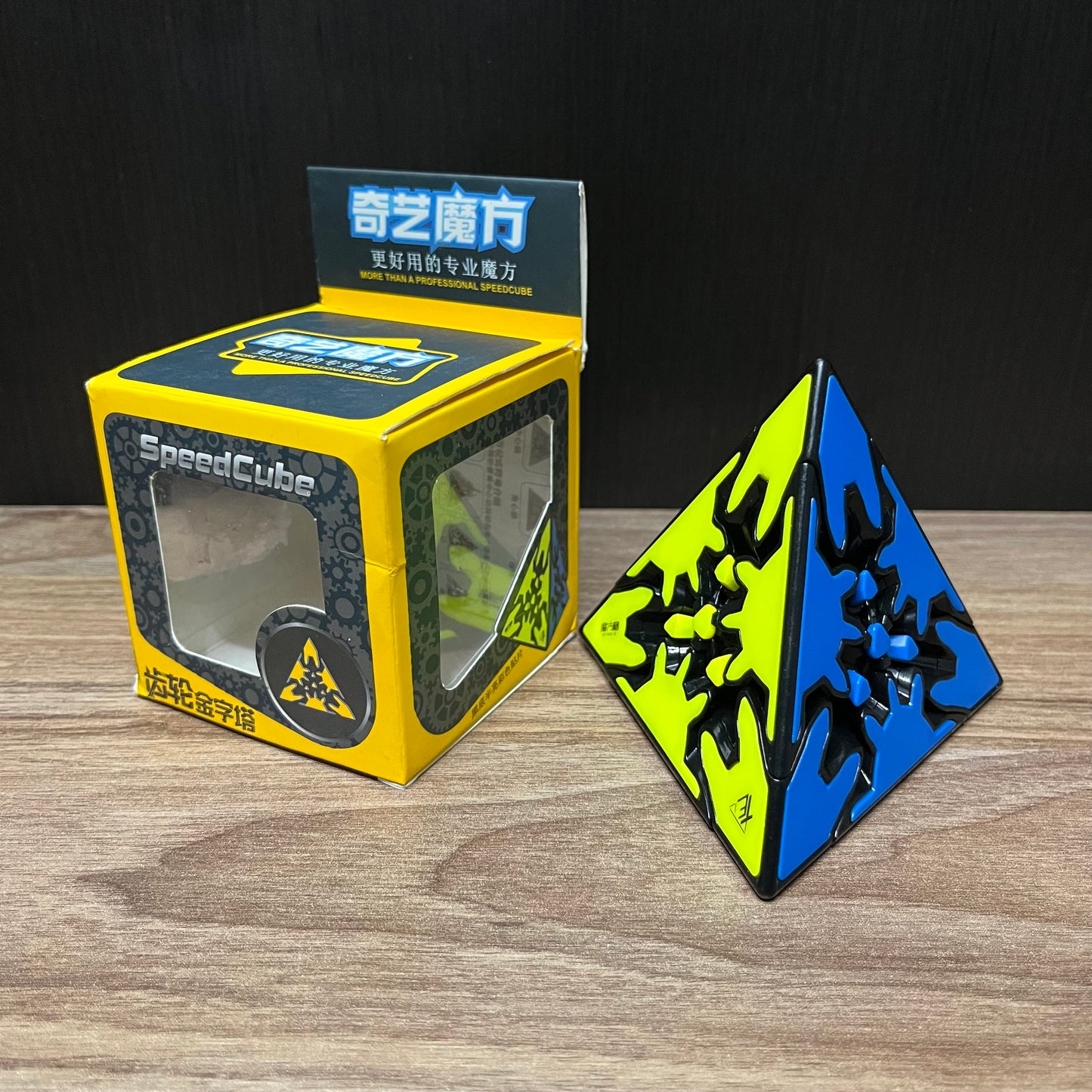 Piraminx de Engranajes QiYi