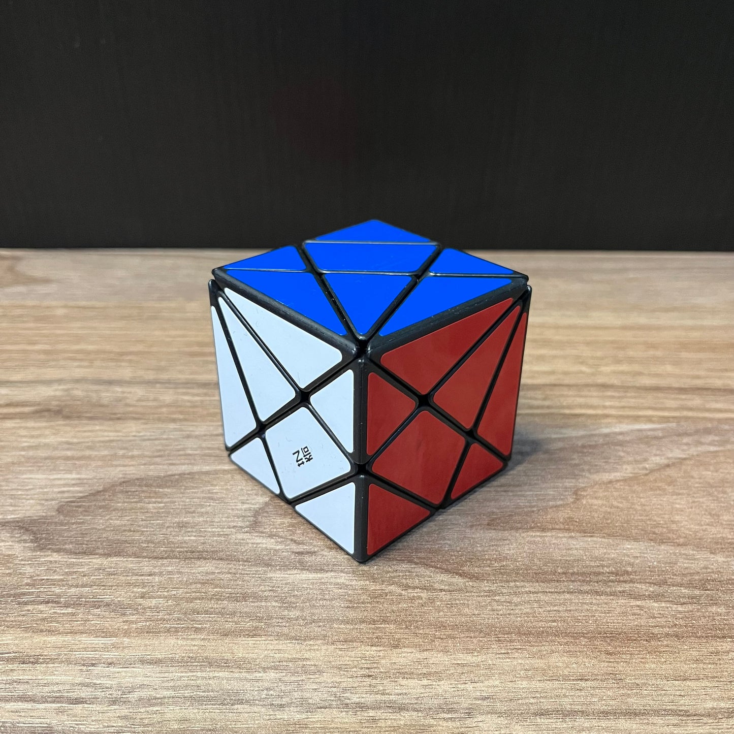Axis QiYi Black