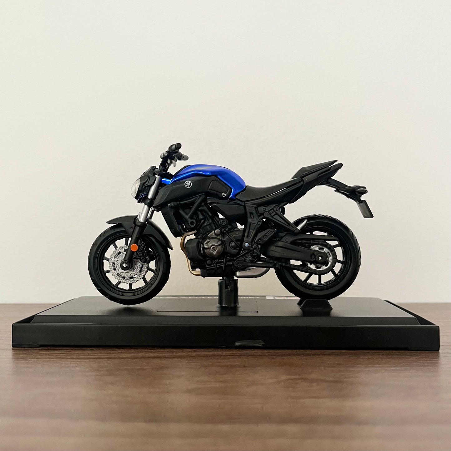 Moto Yamaha MT 07 | 1/18