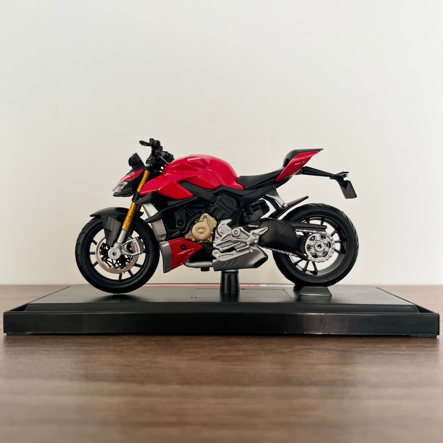 Moto Ducati Streetfighter V4 S | 1/18