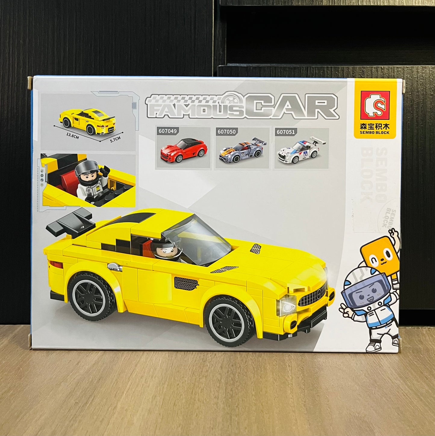 LEGO Mercedes Benz AMG + Muñeco