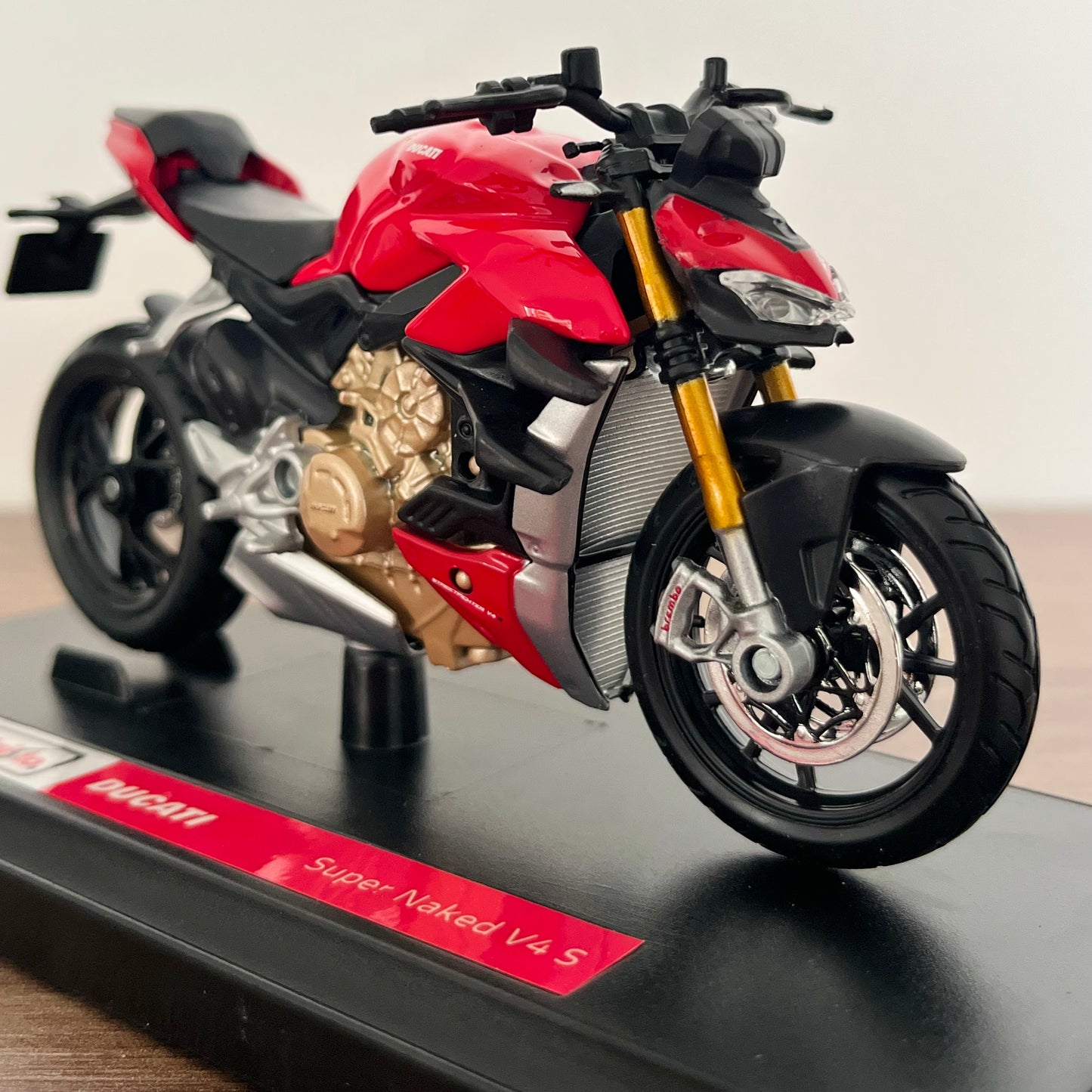 Moto Ducati Streetfighter V4 S | 1/18