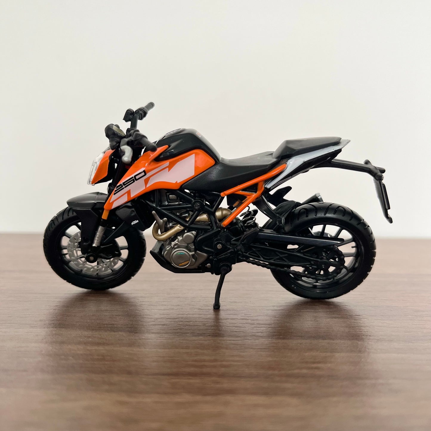 Moto KTM Duke 250 | 1/18