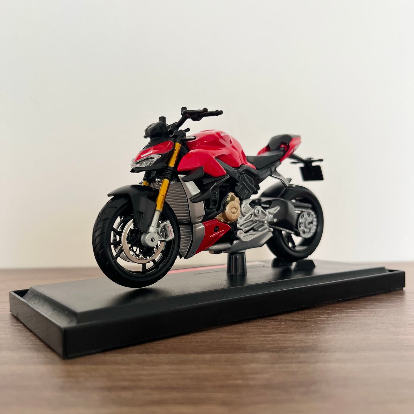 Moto Ducati Streetfighter V4 S | 1/18