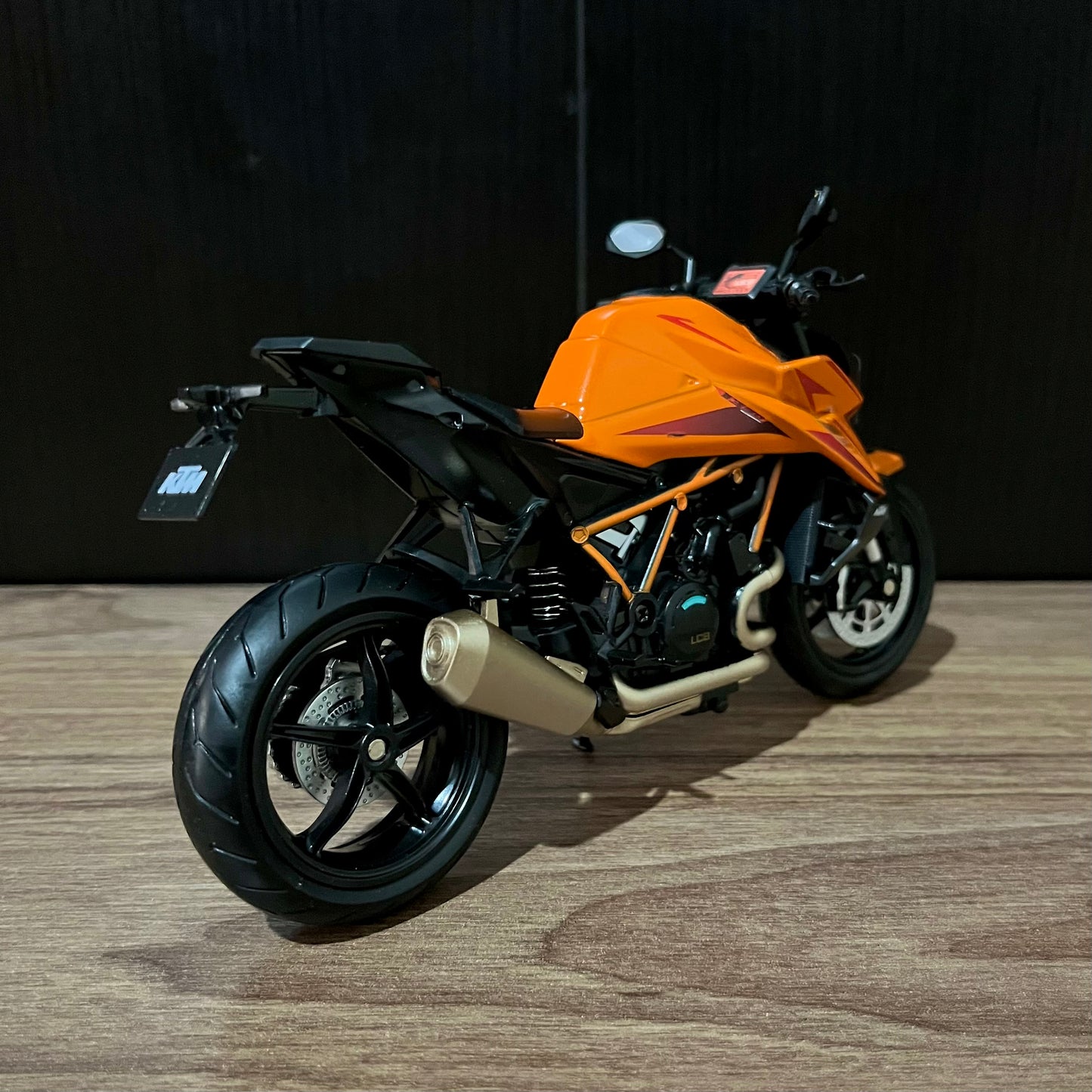 Moto KTM SuperDuke 1390 R | 1/12