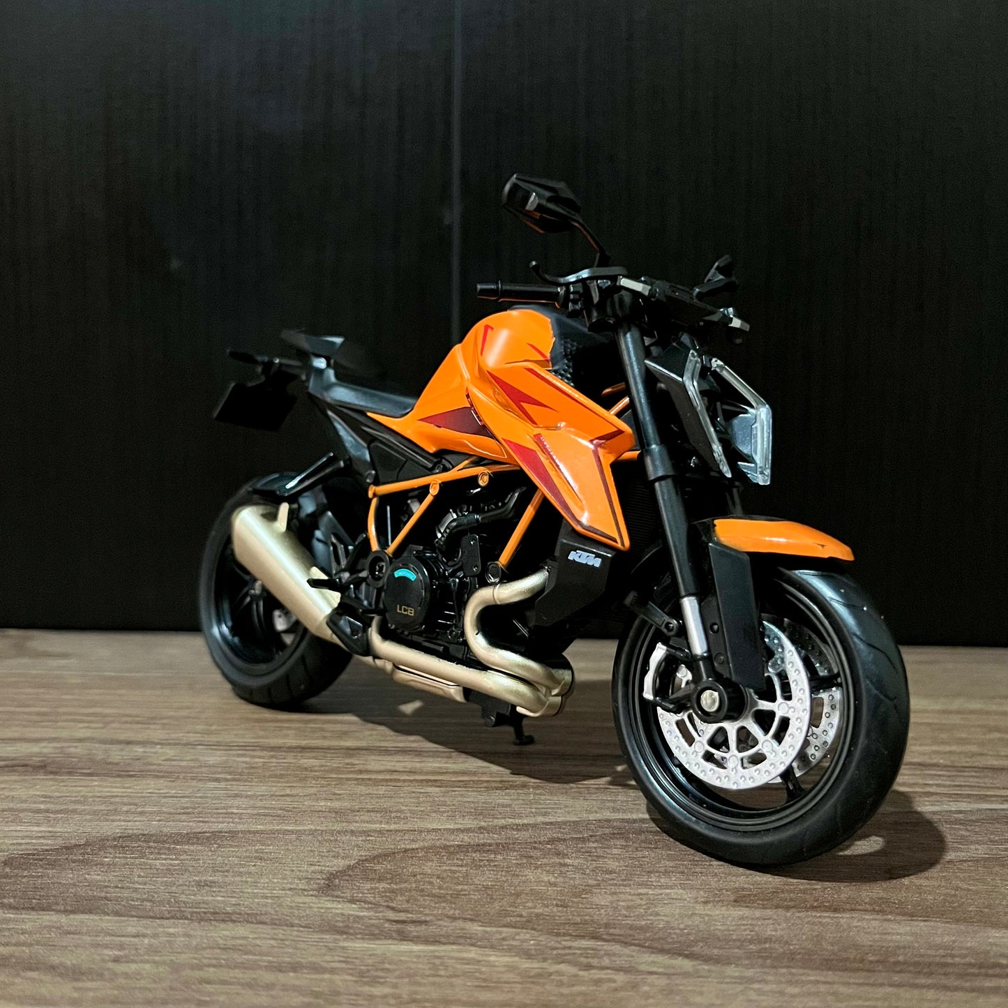 Moto KTM SuperDuke 1390 R | 1/12