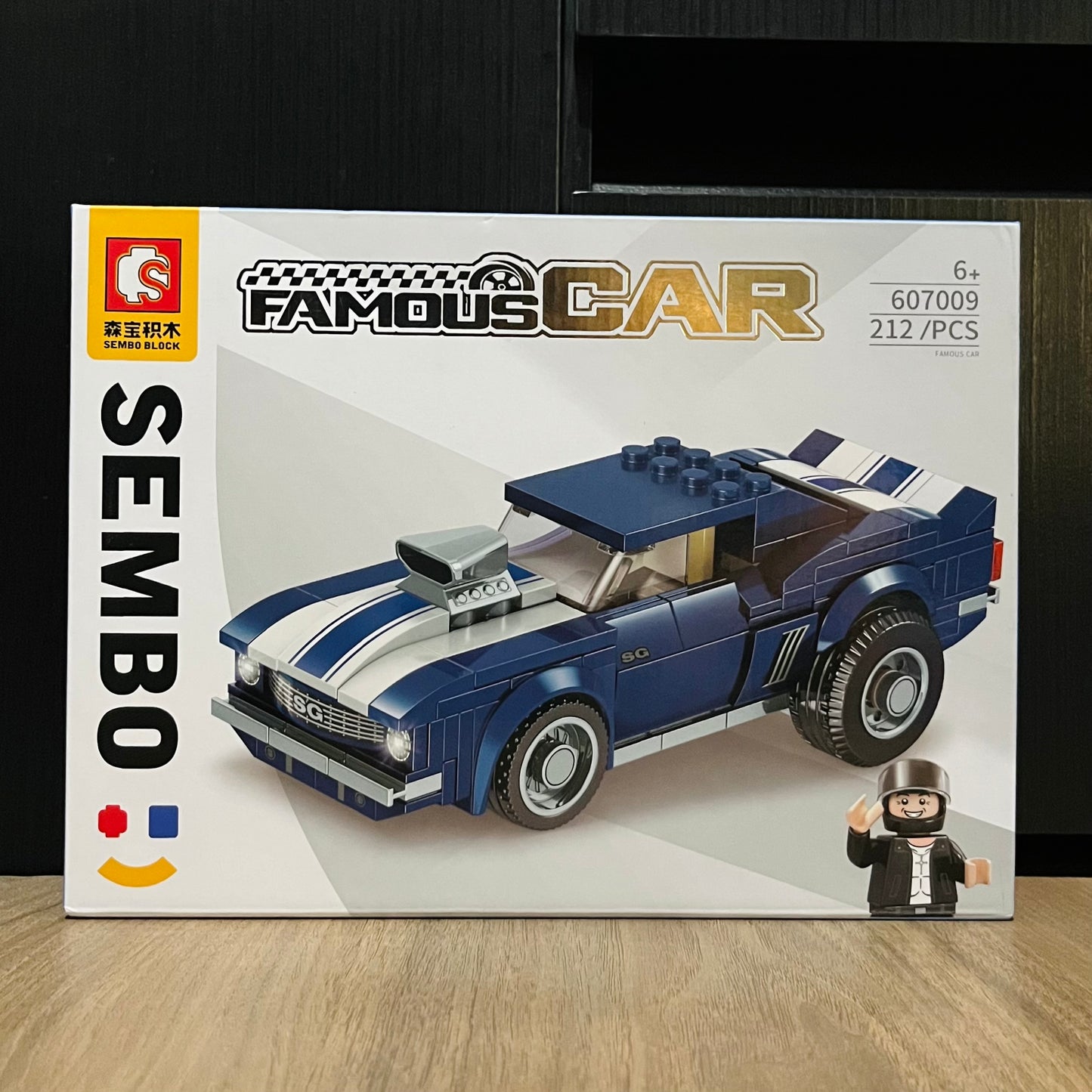 LEGO Ford Mustang (1960's) + Muñeco