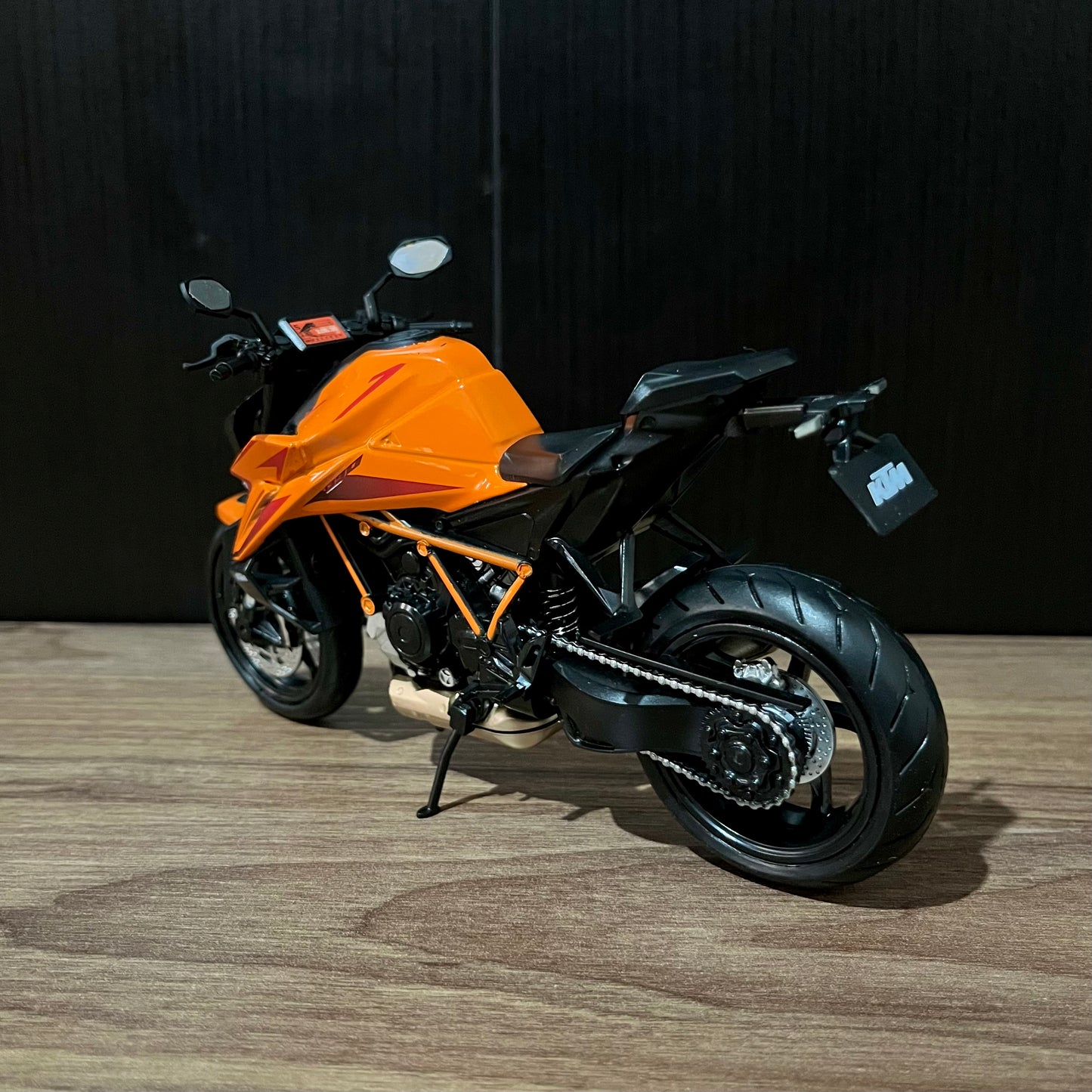 Moto KTM SuperDuke 1390 R | 1/12