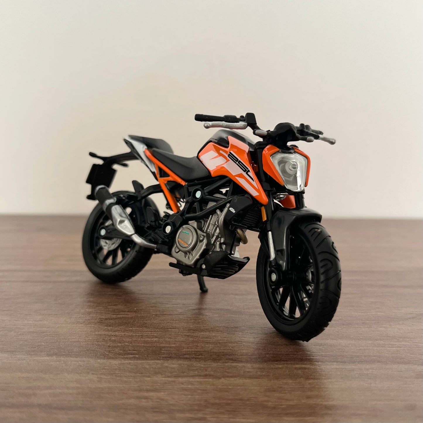 Moto KTM Duke 250 | 1/18