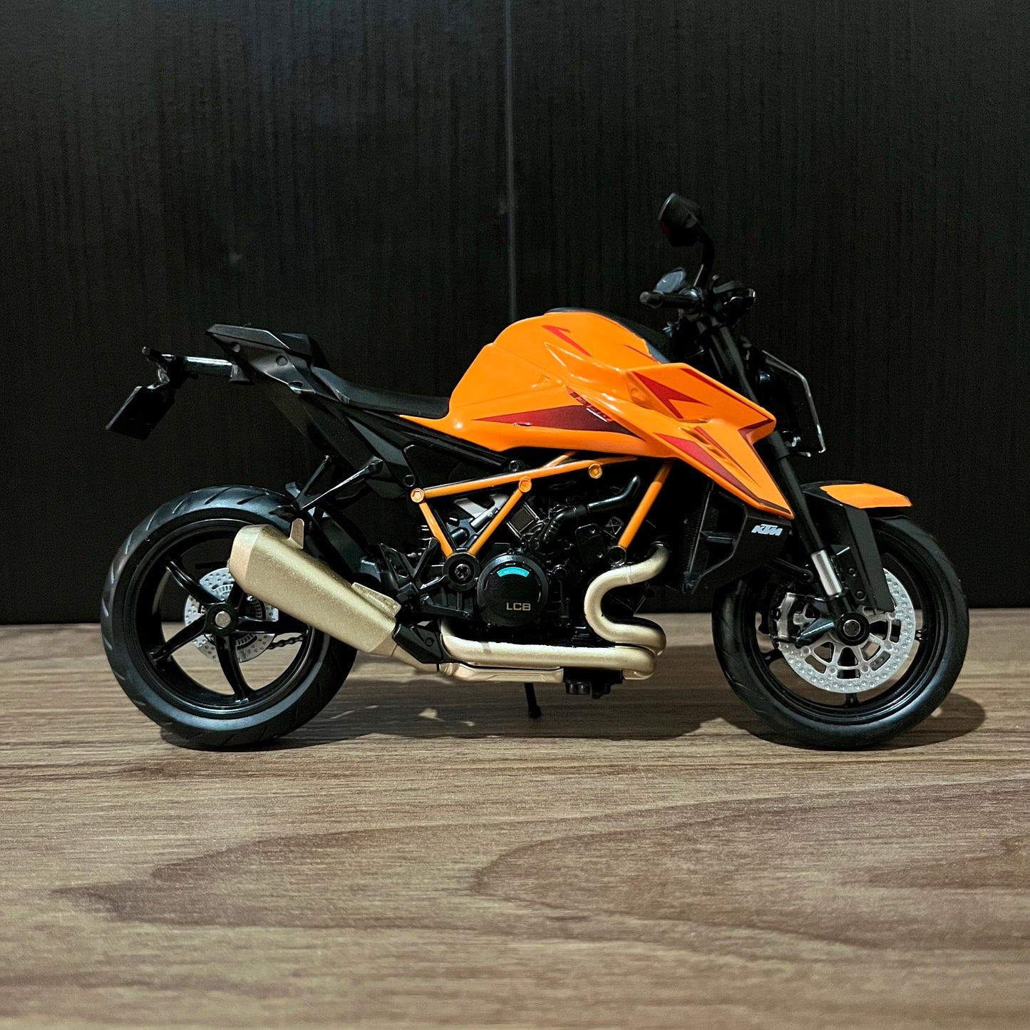 Moto KTM SuperDuke 1390 R | 1/12