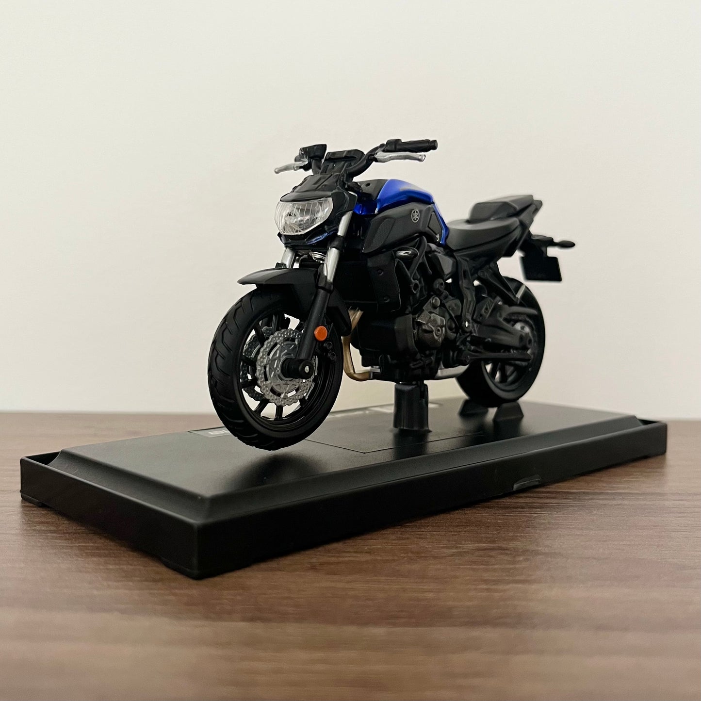 Moto Yamaha MT 07 | 1/18