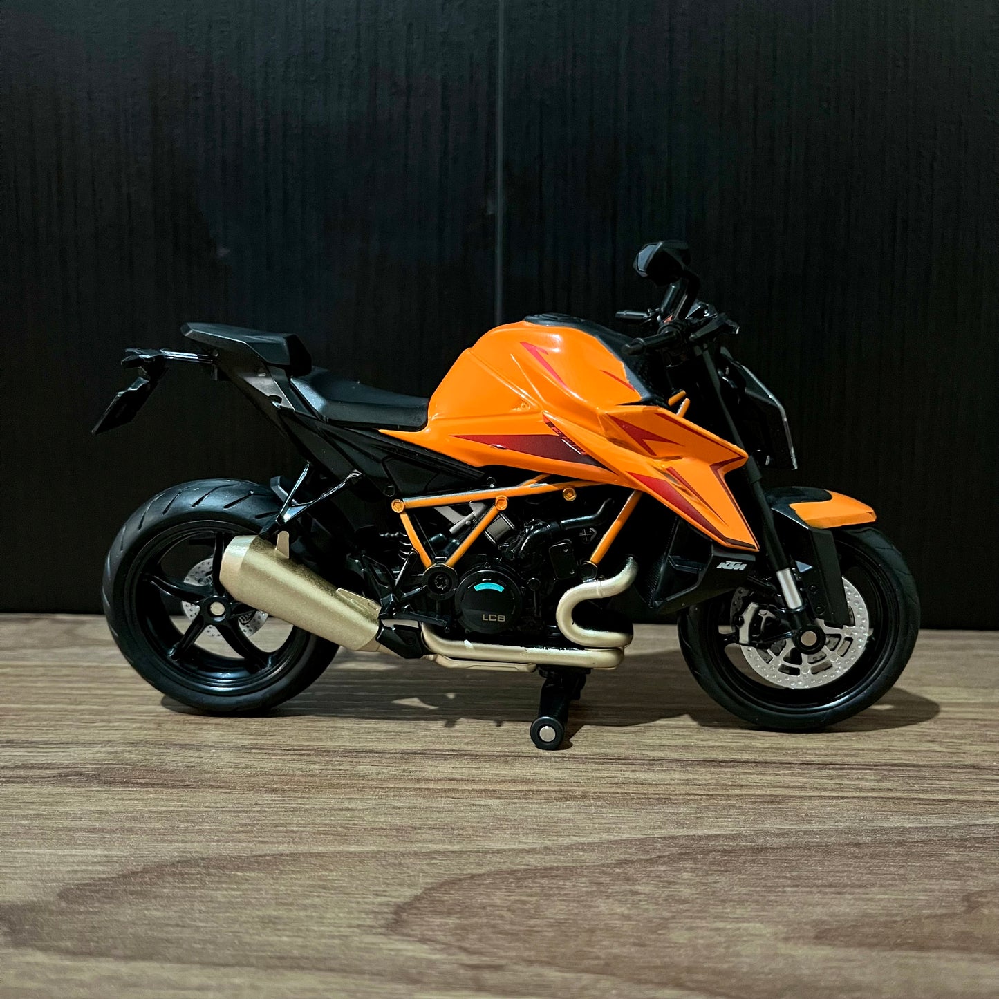 Moto KTM SuperDuke 1390 R | 1/12