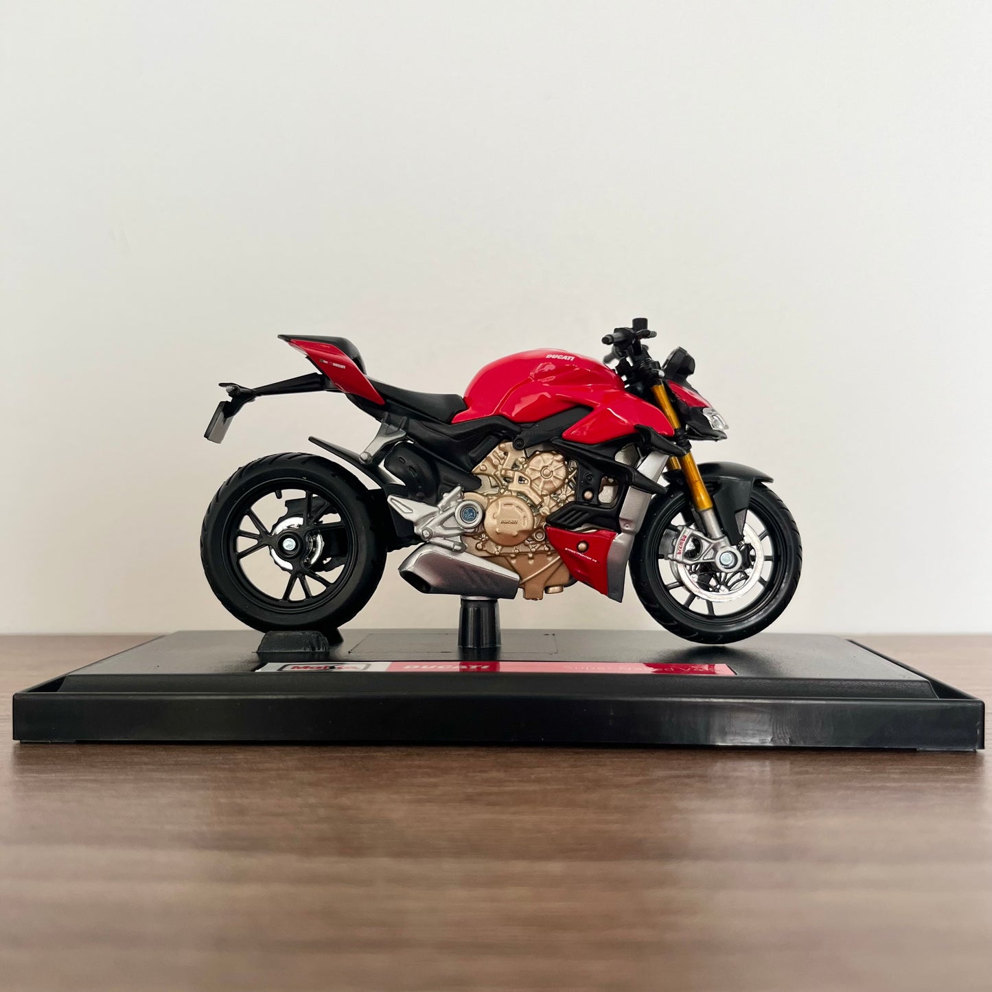 Moto Ducati Streetfighter V4 S | 1/18