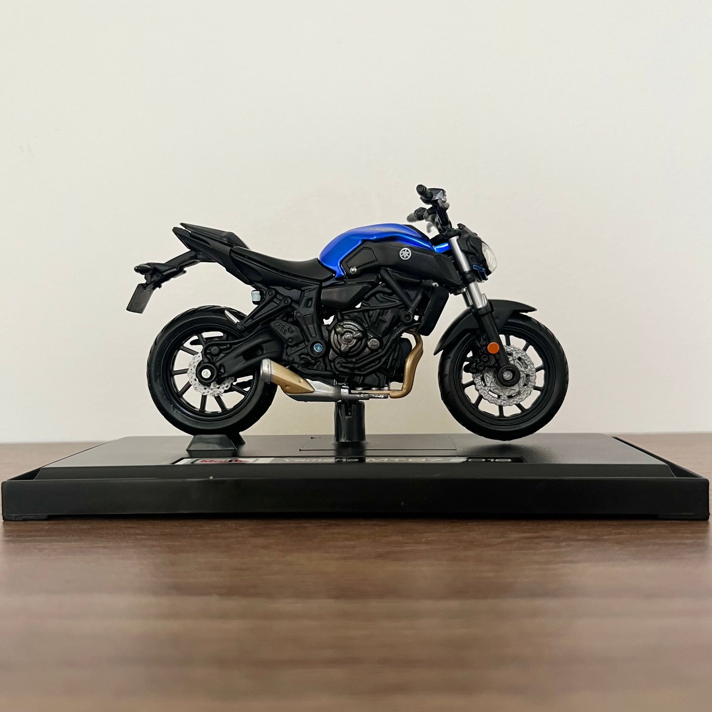 Moto Yamaha MT 07 | 1/18