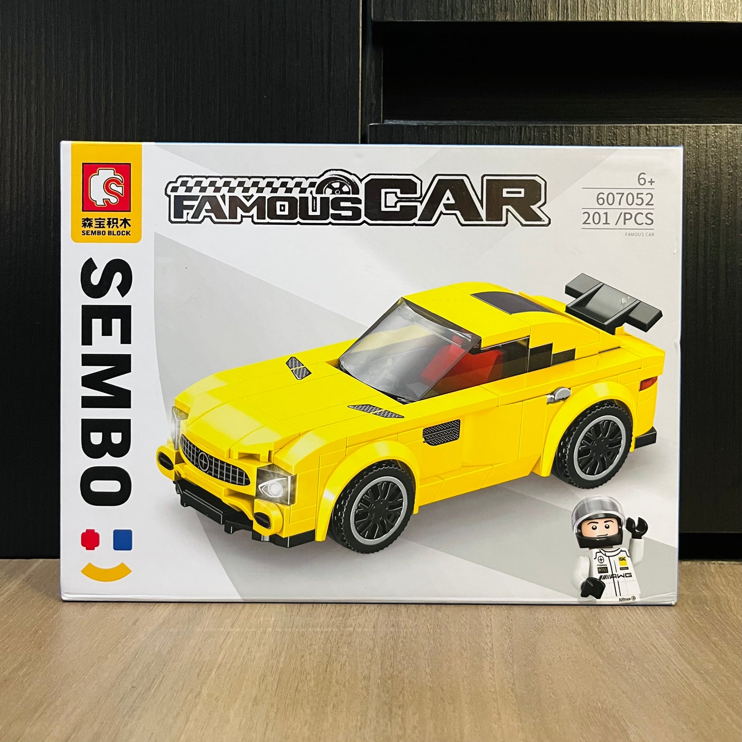 LEGO Mercedes Benz AMG + Muñeco